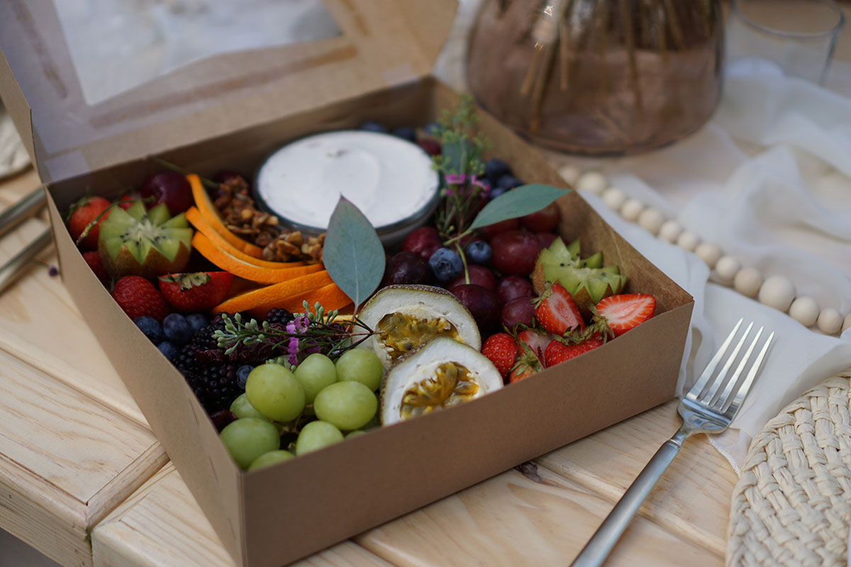 Lake Country Picnic Company is serving a luxurious picnic - 2